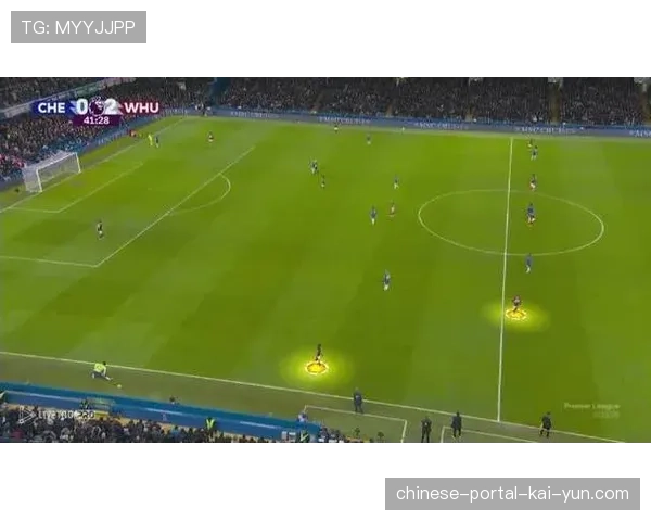 实时战术变化：西汉姆联下半场变阵3-5-2，加强中场人数优势