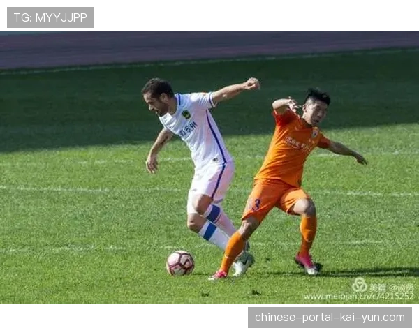 老兵西热力江教练首秀赛季收官,场边激情指挥瞬间 老兵西热力江教练首秀赛季收官,场边激情指挥瞬间